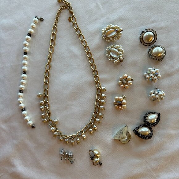 Vintage Pearl Jewelry Lot# 1 Necklace Bracelets & Clip Earrings - Classy Enough - Picture 2 of 6
